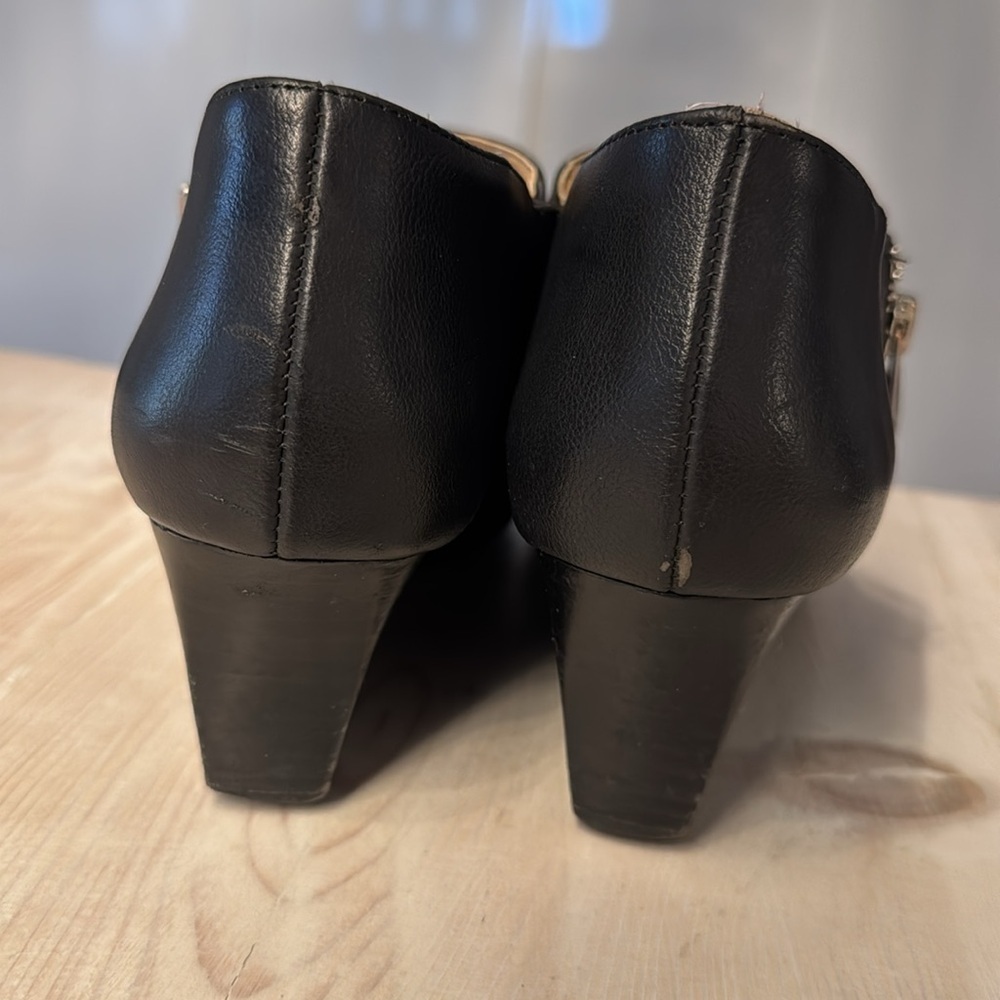 Adrienne Vittadini booties - Picture 6 of 7